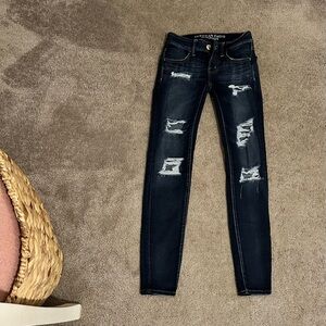 american eagle dark washed jeans
